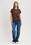 T-shirt scritta ricamata “pausa” - NOCCIOLA