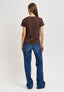 T-shirt scritta ricamata “pausa” - NOCCIOLA